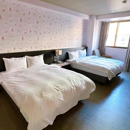Dlinn Hotel Đài Trung Ngoại thất bức ảnh