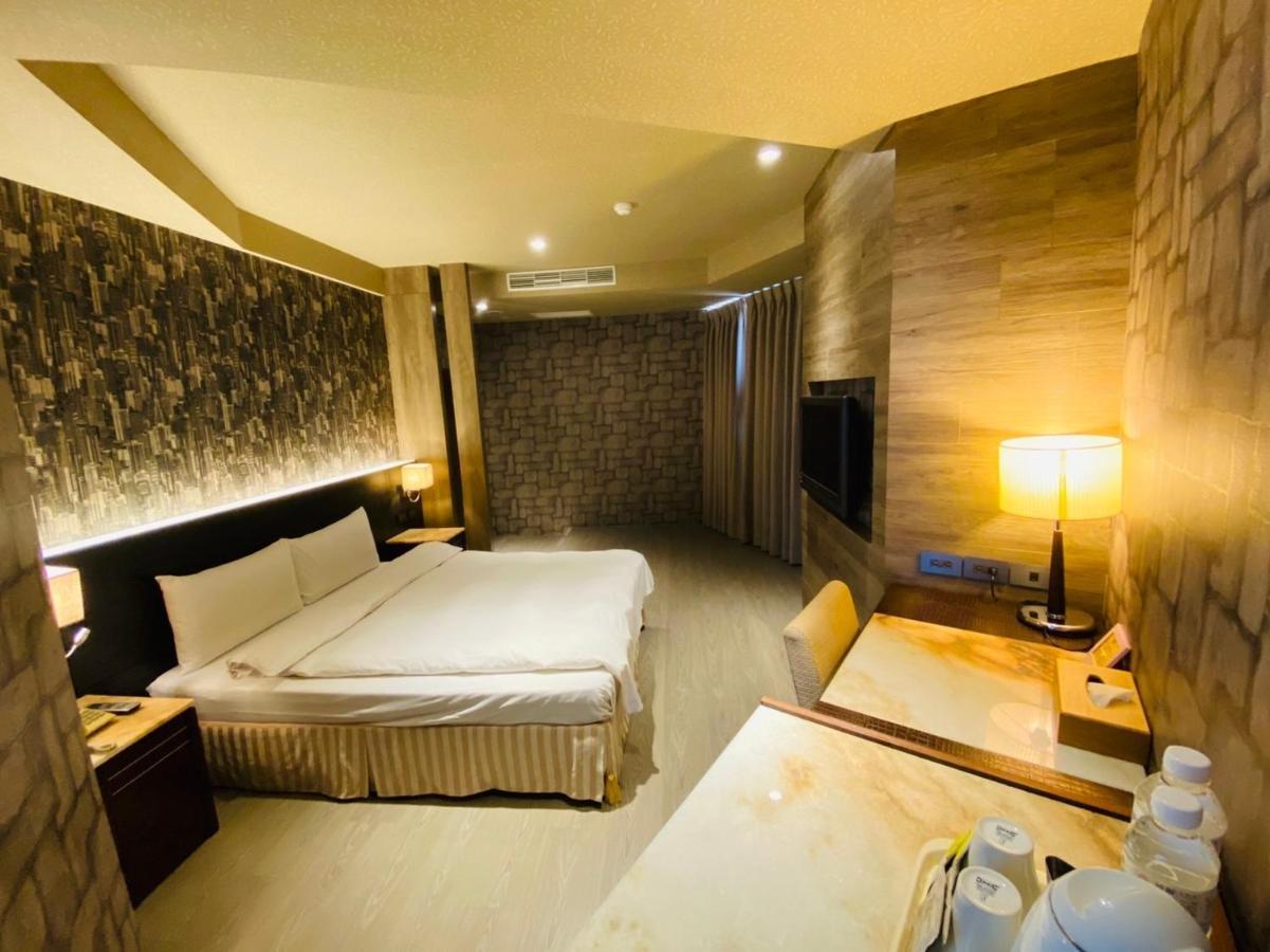 Dlinn Hotel Đài Trung Ngoại thất bức ảnh