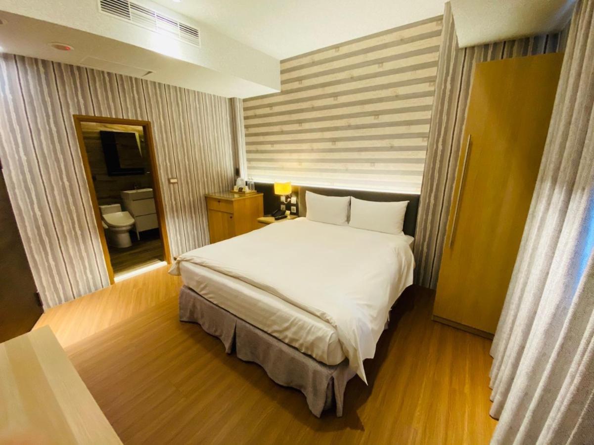 Dlinn Hotel Đài Trung Ngoại thất bức ảnh