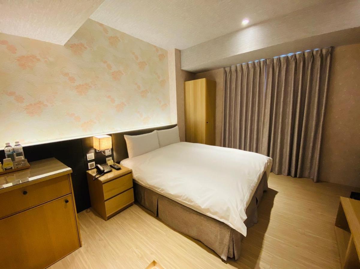 Dlinn Hotel Đài Trung Ngoại thất bức ảnh