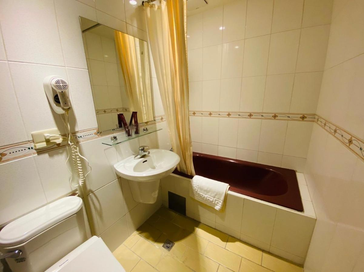 Dlinn Hotel Đài Trung Ngoại thất bức ảnh