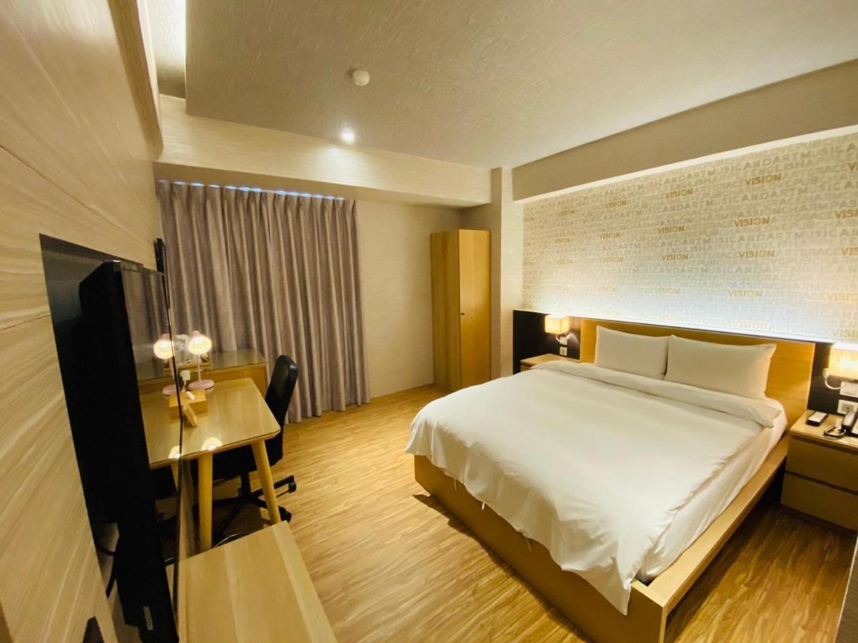 Dlinn Hotel Đài Trung Ngoại thất bức ảnh