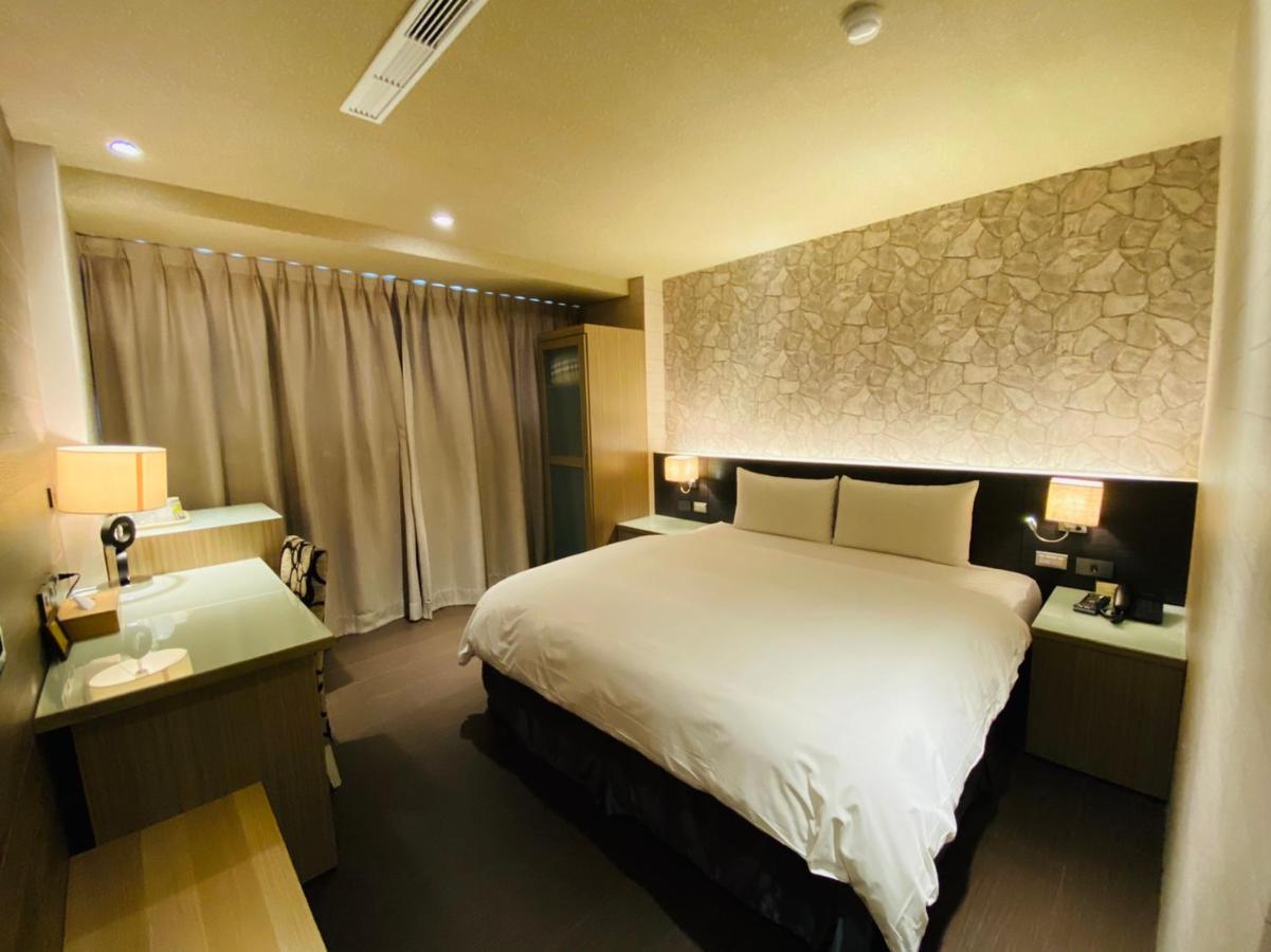 Dlinn Hotel Đài Trung Ngoại thất bức ảnh