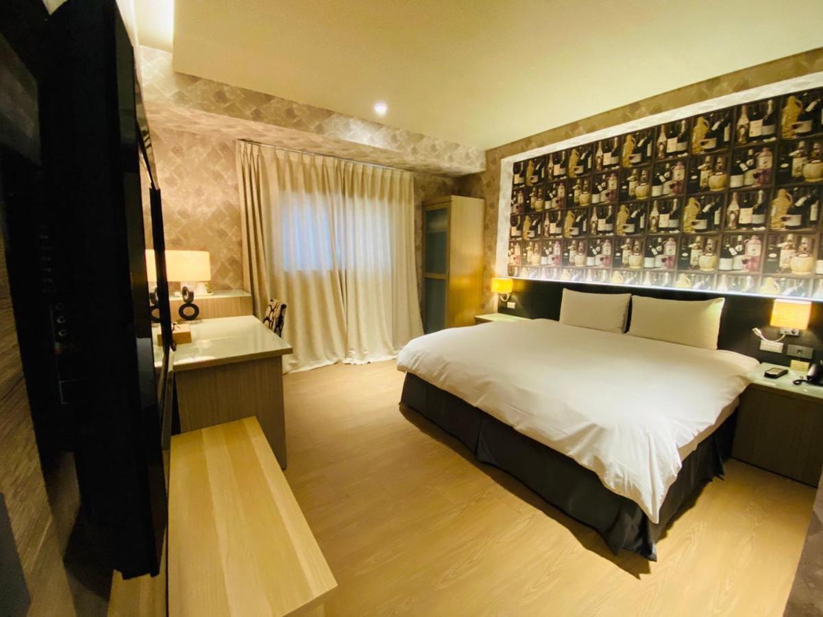 Dlinn Hotel Đài Trung Ngoại thất bức ảnh