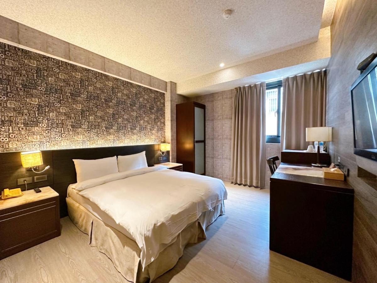 Dlinn Hotel Đài Trung Ngoại thất bức ảnh