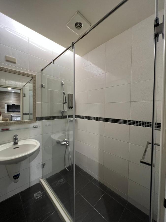 Dlinn Hotel Đài Trung Ngoại thất bức ảnh