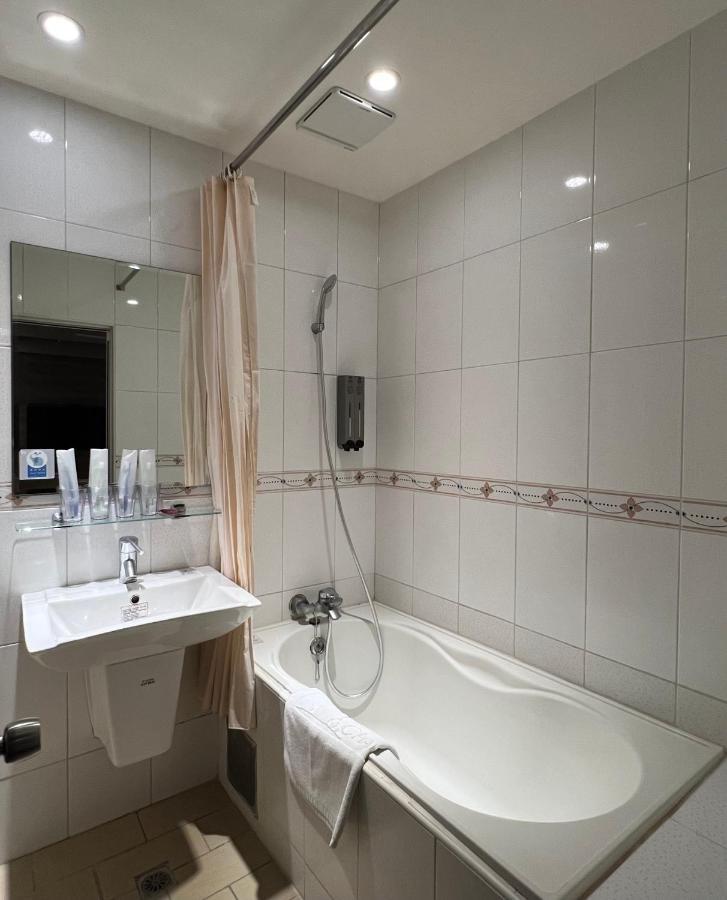 Dlinn Hotel Đài Trung Ngoại thất bức ảnh