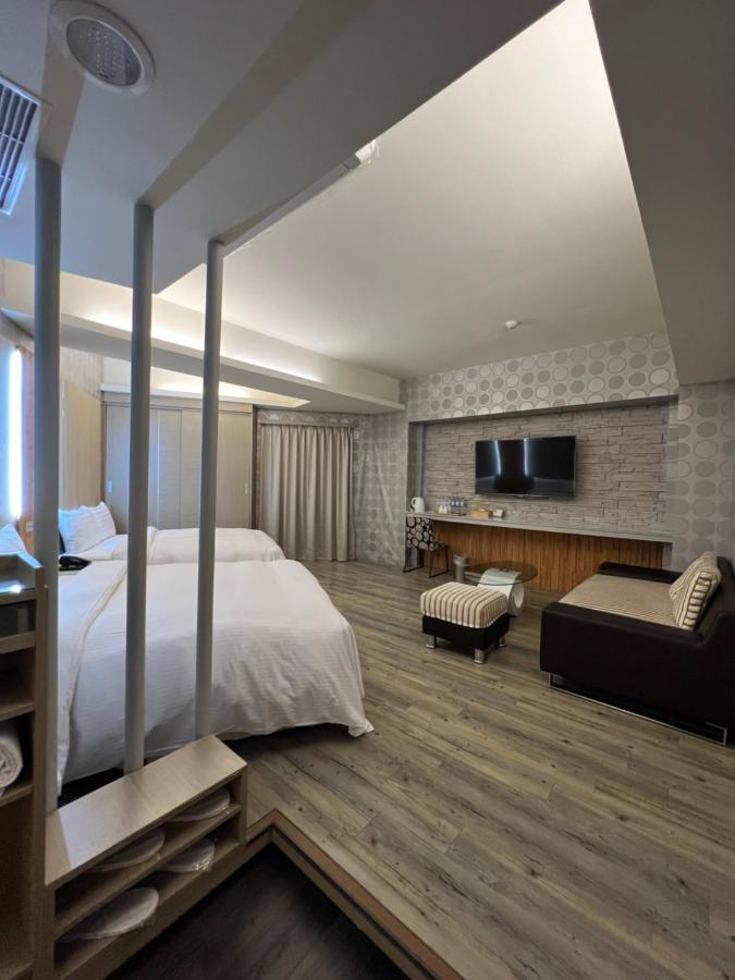 Dlinn Hotel Đài Trung Ngoại thất bức ảnh
