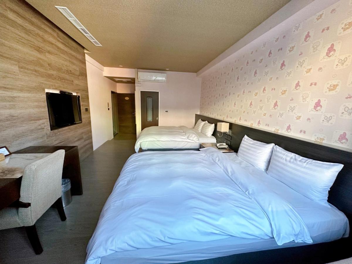 Dlinn Hotel Đài Trung Ngoại thất bức ảnh