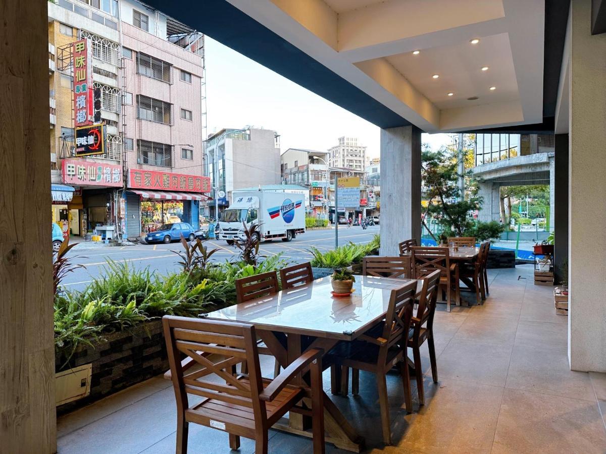 Dlinn Hotel Đài Trung Ngoại thất bức ảnh