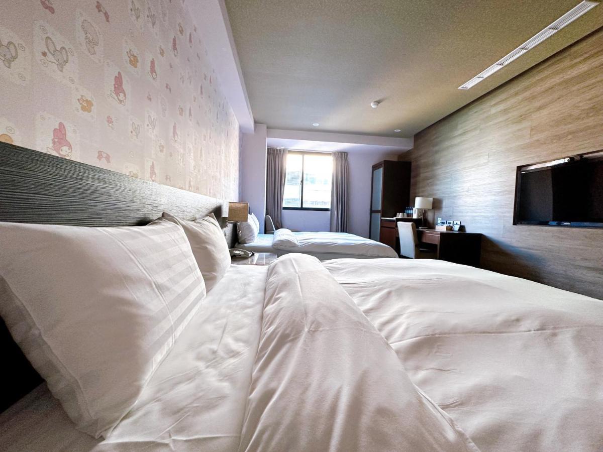 Dlinn Hotel Đài Trung Ngoại thất bức ảnh