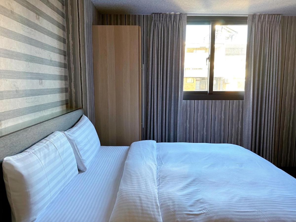 Dlinn Hotel Đài Trung Ngoại thất bức ảnh