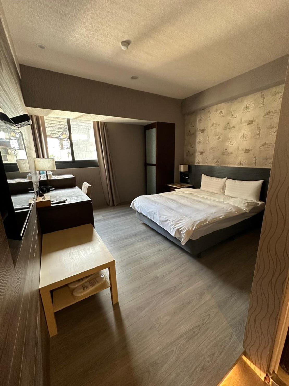 Dlinn Hotel Đài Trung Ngoại thất bức ảnh